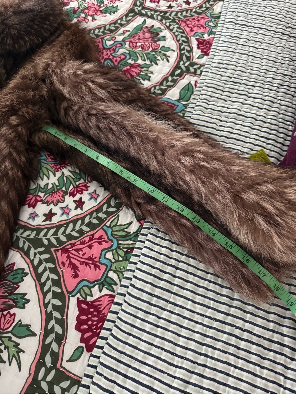 Vintage Fur Coat - Women's Raccoon Fur Coat - Picture 5 of 6